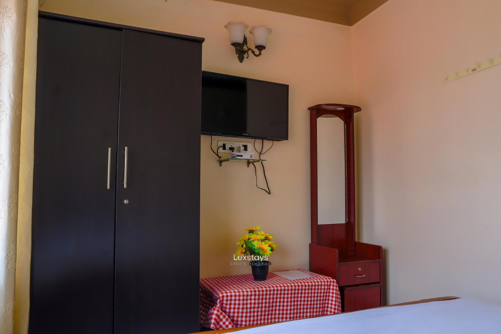 Vijaya Deepa Guest House By Lexstays Кунур Экстерьер фото