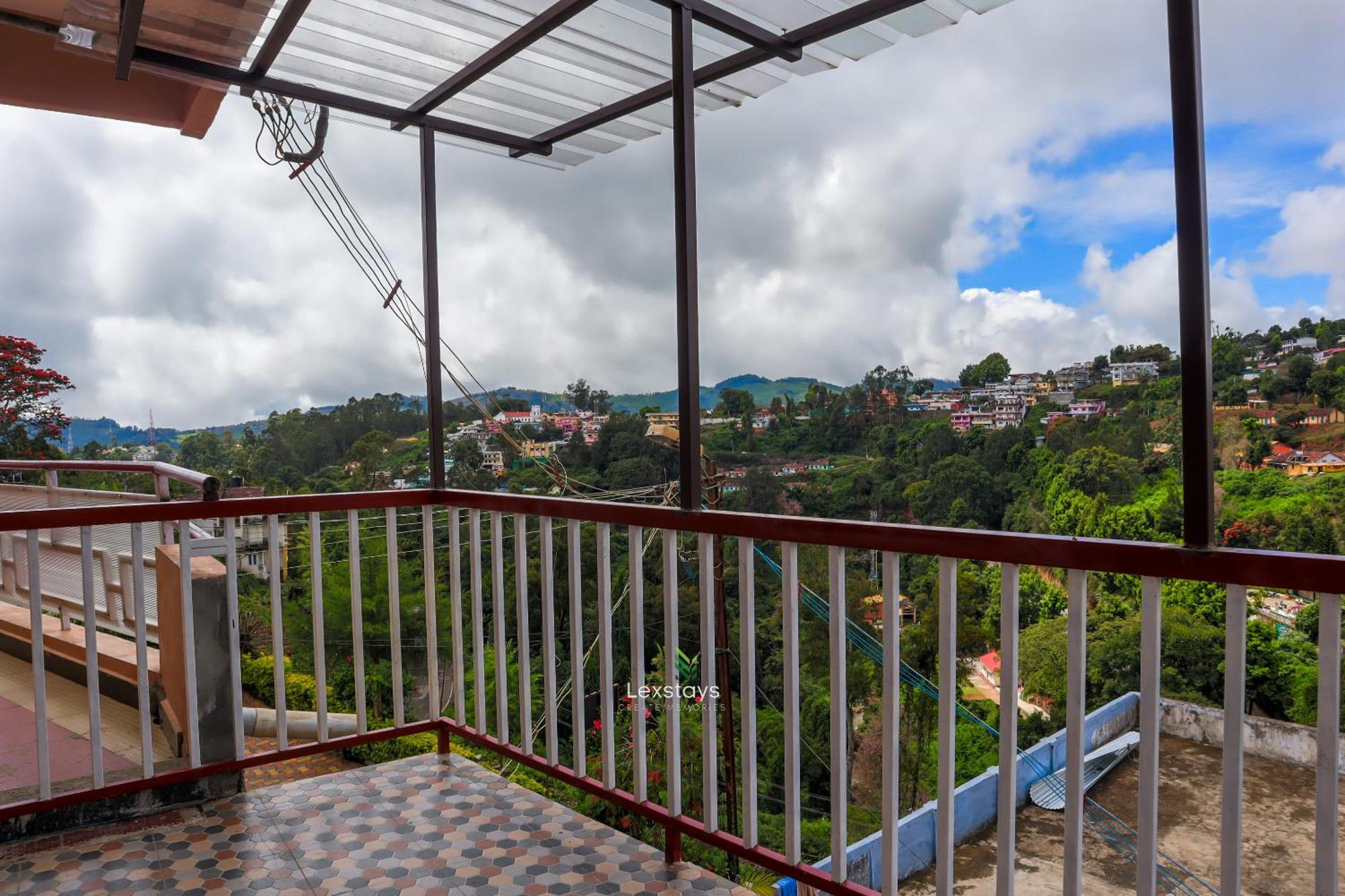 Vijaya Deepa Guest House By Lexstays Кунур Экстерьер фото