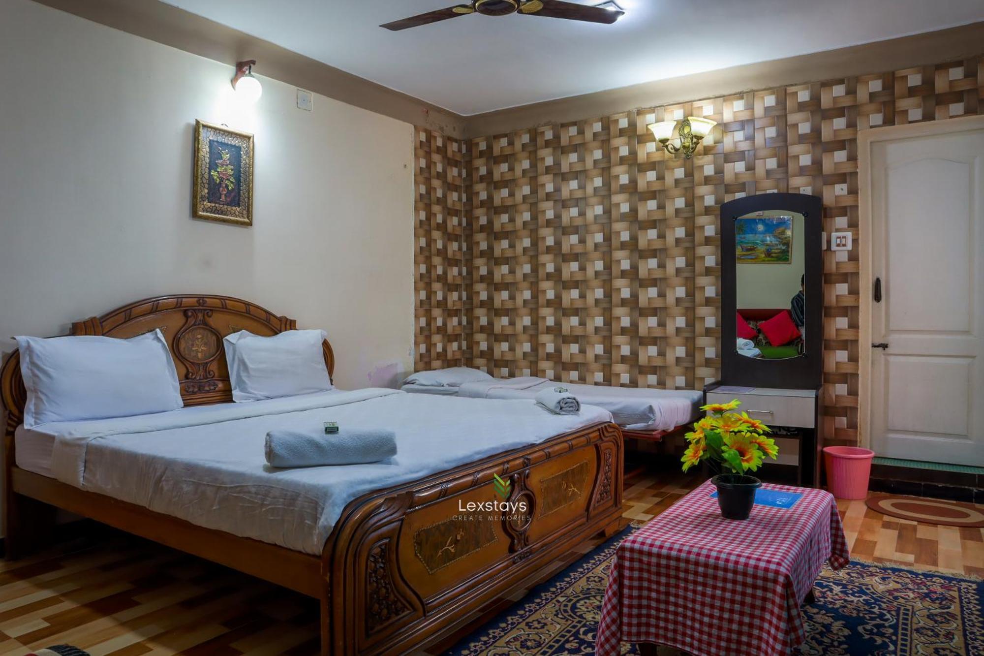 Vijaya Deepa Guest House By Lexstays Кунур Экстерьер фото